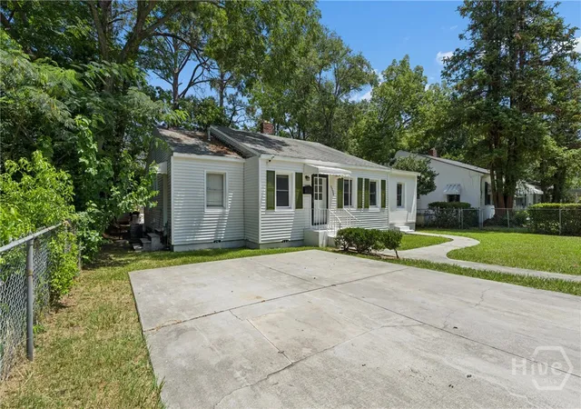 Photo 3 of Single family home for sale at 1224 E 53rd Street, Savannah, GA 31404 | MLS# SA361509 | Listing updated on 2026-07-29