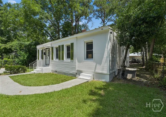 Photo 4 of Single family home for sale at 1224 E 53rd Street, Savannah, GA 31404 | MLS# SA361509 | Listing updated on 2026-07-29