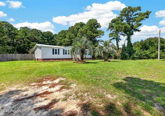 Photo 4 of Manufactured home for sale at 102 Seabird Ln, Sneads Ferry, NC 28460 | MLS# 100597126 | Listing updated on 2026-10-06
