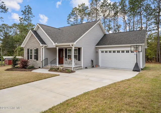 Homes for sale in Hamlet, NC | 106 Walnut Ave, Hamlet, NC 28345 | MLS# 100564464
