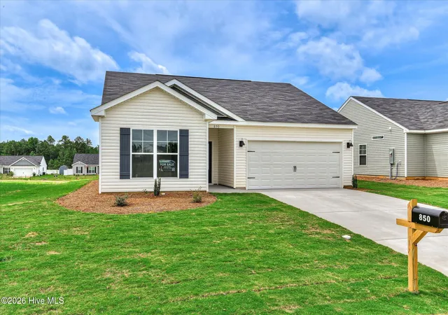 Photo 2 of Single family home for sale at 850 Brewer Dr, Aiken, SC 29803 | MLS# 98256585 | Listing updated on 2026-09-11