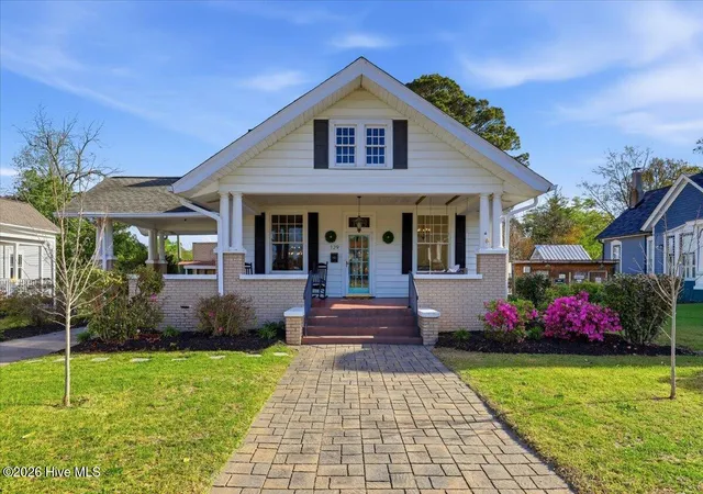 Homes for sale in La Grange, NC | 129 E Railroad St, La Grange, NC 28551 | MLS# 100564473