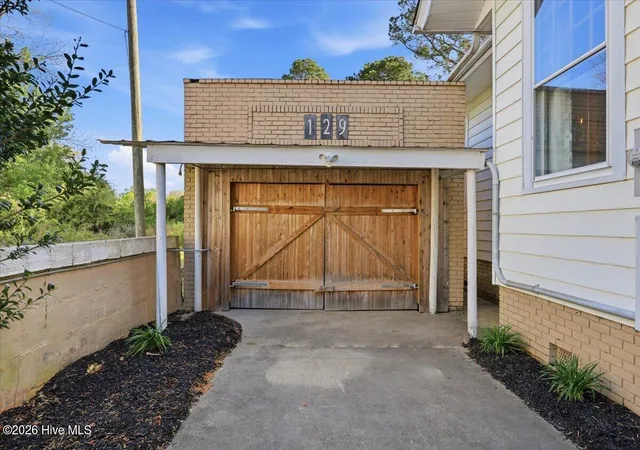 Homes for sale in La Grange, NC | 129 E Railroad St, La Grange, NC 28551 | MLS# 100564473