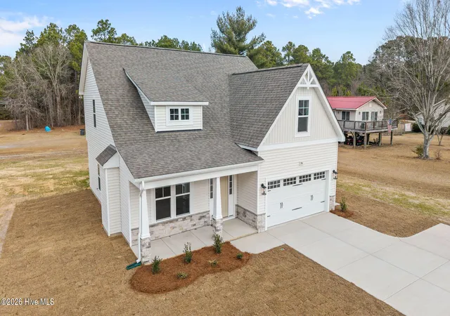 Photo 4 of Single family home for sale at 394 Lakebay Rd, Vass, NC 28394 | MLS# 100548553 | Listing updated on 2026-08-18