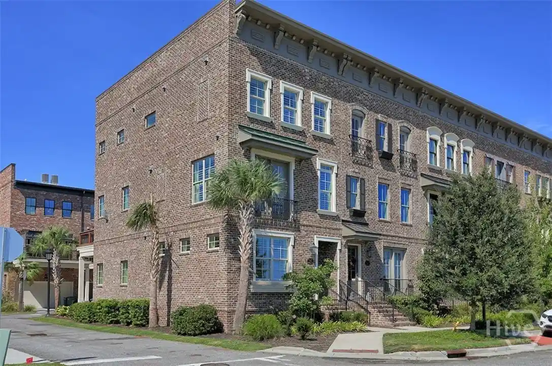 Townhouse for sale at 500 Altamaha St, Savannah, GA 31401 | MLS# SA362897