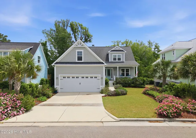 Photo 2 of Single family home for sale at 824 Cupola Dr, Wilmington, NC 28409 | MLS# 100596107 | Listing updated on 2026-09-03