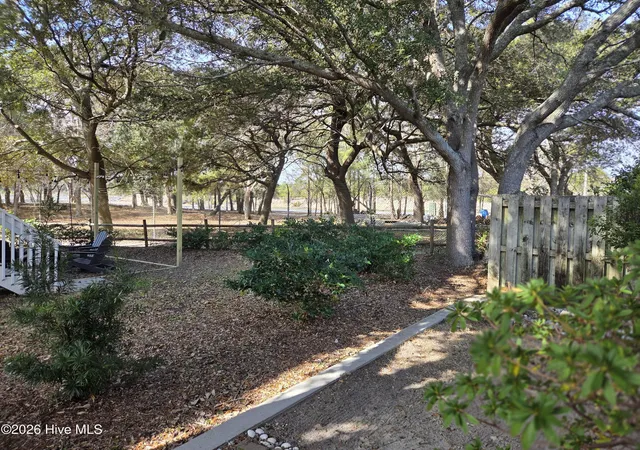 Homes for sale in Carolina Beach, NC | 300 Spencer Farlow Drive, Carolina Beach, NC 28428 | Houzeo