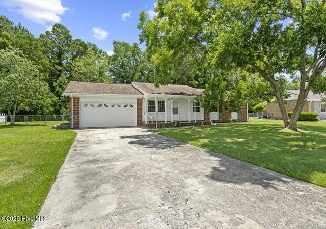 Photo 3 of Single family home for sale at 604 Oakwood Ave, Jacksonville, NC 28546 | MLS# 100584878 | Listing updated on 2026-09-05