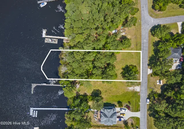 3rd image of 5202 Bucco Reef Rd, New Bern, NC 28560 | MLS# 100575034