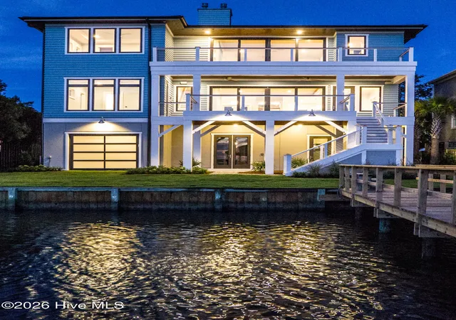 3rd image of 106 S Glimmering Glass Ln, Hampstead, NC 28443 | MLS# 100563584