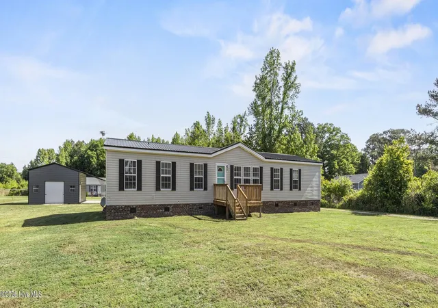 Homes for sale in Wallace, NC | 2041 Bay Rd, Wallace, NC 28466 | MLS# 100564915