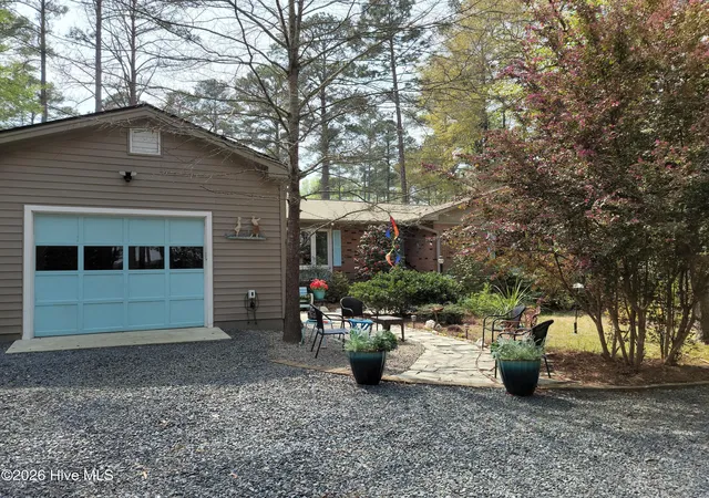 Photo 2 of Single family home for sale at 107 S Lakeshore Dr, Carthage, NC 28327 | MLS# 100579374 | Listing updated on 2026-08-18
