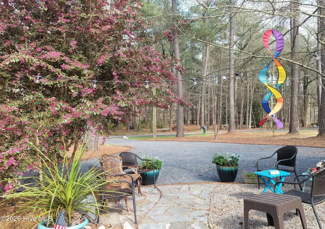 Photo 5 of Single family home for sale at 107 S Lakeshore Dr, Carthage, NC 28327 | MLS# 100579374 | Listing updated on 2026-08-18