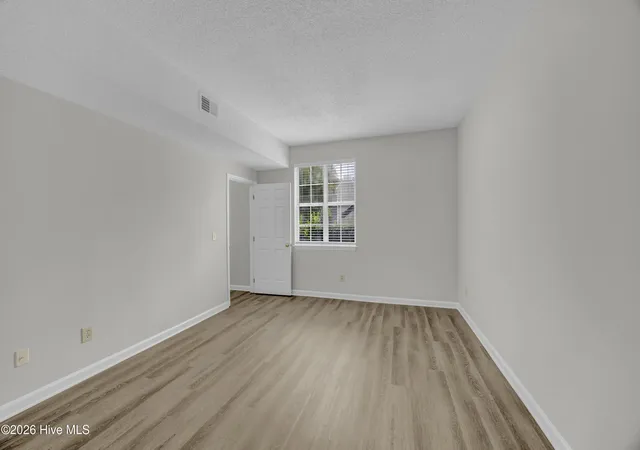Listing Photo 4 - Condo for sale in building located at 719 Bragg Dr, Wilmington, NC 28412 - Unit #A