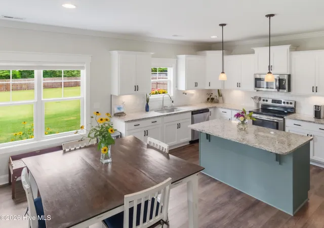 Photo 4 of Single family home for sale at 816 Warwick Ln, Carthage, NC 28327 | MLS# 100583309 | Listing updated on 2026-08-18