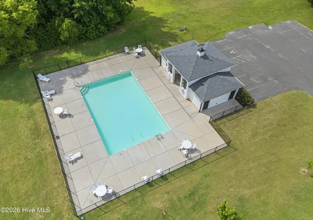 Photo 2 of Single family home for sale at 816 Warwick Ln, Carthage, NC 28327 | MLS# 100583309 | Listing updated on 2026-08-18