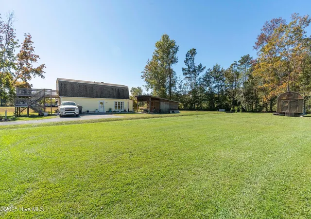 Homes for sale in Lake Waccamaw, NC | 198 Jefferson Rd, Lake Waccamaw, NC 28450 | MLS# 100563902