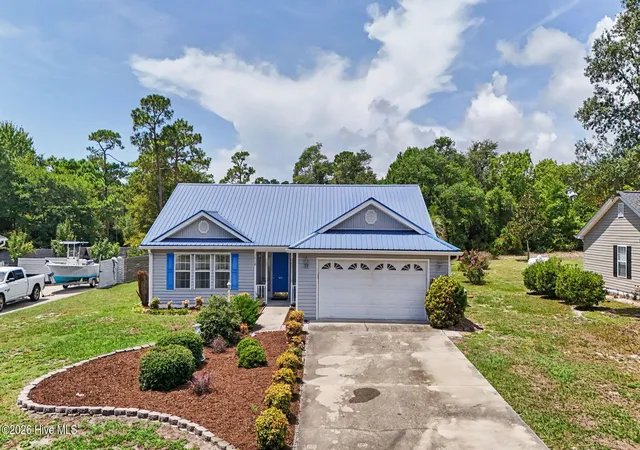 Photo 4 of Single family home for sale at 1718 Pharview Dr SW, Ocean Isle Beach, NC 28469 | MLS# 100595961 | Listing updated on 2026-08-18