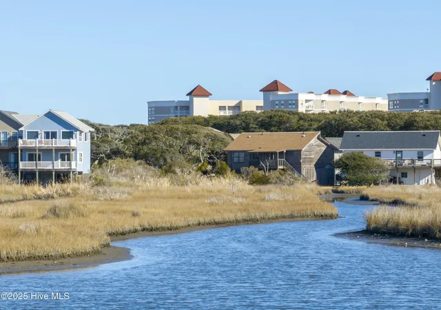 Homes for sale in North Topsail Beach, NC | 320 Bay Cir, North Topsail Beach, NC 28460 | MLS# 100559028