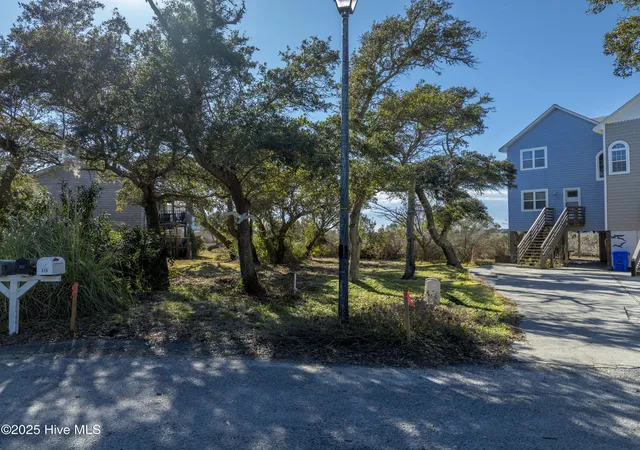 Homes for sale in North Topsail Beach, NC | 320 Bay Cir, North Topsail Beach, NC 28460 | MLS# 100559028