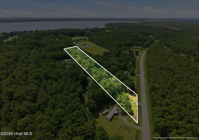 Photo 3 of Single family home for sale at 390 Old Winberry Rd, Newport, NC 28570 | MLS# 100594238 | Listing updated on 2026-08-18