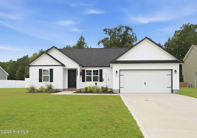 Photo 1 of Single family home for sale at 321 Cotton Hl Pl, Hubert, NC 28539 | MLS# 100600057 | Listing updated on 2026-09-18