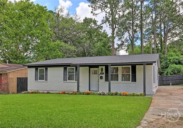 Homes for sale in Savannah, GA | 1217 E 34th St, Savannah, GA 31404 | MLS# SA359070
