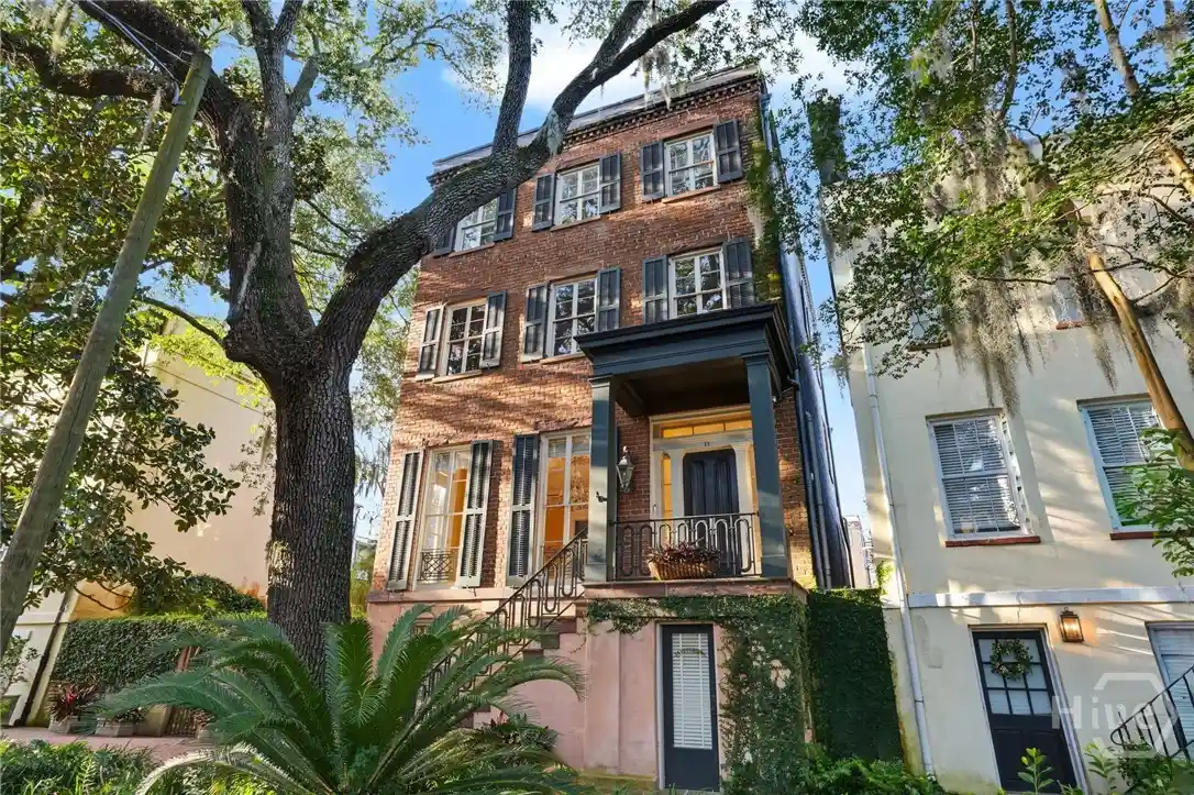 Photo 1 of Single family home for sale at 11 W Jones St, Savannah, GA 31401 | MLS# SA364949 | Listing updated on 2026-09-21