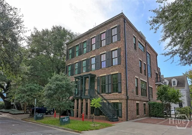 Homes for sale in Savannah, GA | 407 E Mcdonough St, Savannah, GA 31401 | MLS# SA340120