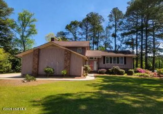 Photo 2 of Single family home for sale at 4500 Saint Andrews Dr N, Wilson, NC 27896 | MLS# 100530565 | Listing updated on 2026-09-10