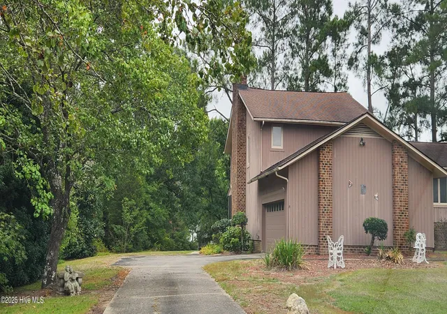 Photo 4 of Single family home for sale at 4500 Saint Andrews Dr N, Wilson, NC 27896 | MLS# 100530565 | Listing updated on 2026-09-10