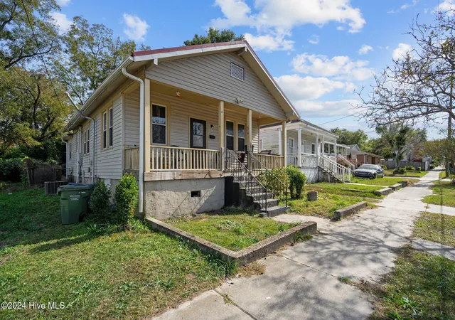 Photo 2 of Single family home for sale at 618 N 11th Street, Wilmington, NC 28401 | MLS# 100581511 | Listing updated on 2026-09-15