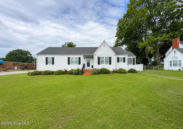 Photo 1 of Single family home for sale at 622 E Memorial Dr, Ahoskie, NC 27910 | MLS# 100592243 | Listing updated on 2026-09-24