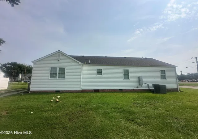 Photo 3 of Single family home for sale at 622 E Memorial Dr, Ahoskie, NC 27910 | MLS# 100592243 | Listing updated on 2026-09-24