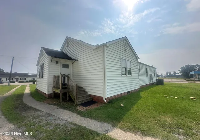 Photo 4 of Single family home for sale at 622 E Memorial Dr, Ahoskie, NC 27910 | MLS# 100592243 | Listing updated on 2026-09-24