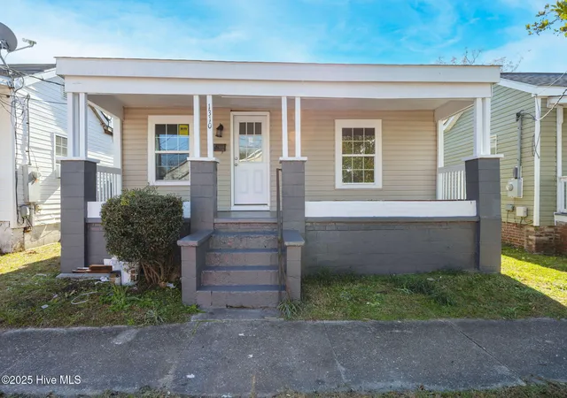 Photo 3 of Single family home for sale at 1310 Church St, Wilmington, NC 28401 | MLS# 100545676 | Listing updated on 2026-09-14