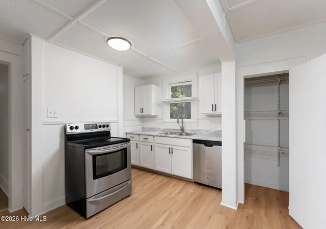 Photo 3 of Single family home for sale at 109 Pine Clay Rd, Wilmington, NC 28403 | MLS# 100574386 | Listing updated on 2026-09-09