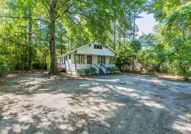 Photo 3 of Single family home for sale at 109 Pine Clay Rd, Wilmington, NC 28403 | MLS# 100574386 | Listing updated on 2026-09-09