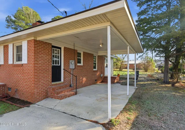 Photo 4 of Single family home for sale at 1104 Devereaux St, Goldsboro, NC 27530 | MLS# 100595968 | Listing updated on 2026-09-10