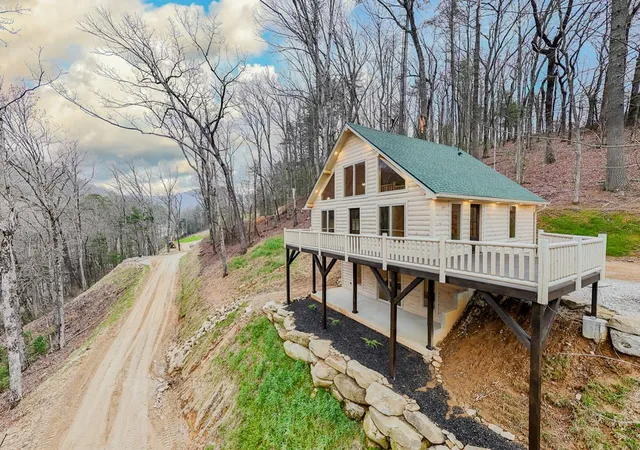 Photo 3 of Single family home for sale at 153 Betty Sue Deyton Rd, Robbinsville, NC 28771 | MLS# 98544290 | Listing updated on 2026-08-18