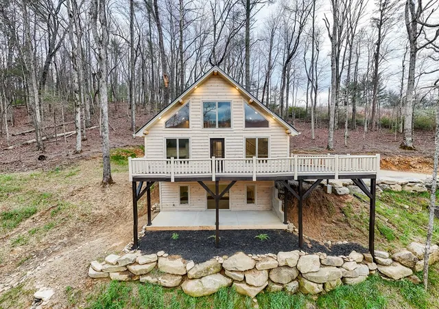 Photo 4 of Single family home for sale at 153 Betty Sue Deyton Rd, Robbinsville, NC 28771 | MLS# 98544290 | Listing updated on 2026-08-18