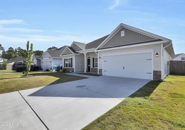 Photo 2 of Single family home for sale at 805 Washington Sq, Richlands, NC 28574 | MLS# 100575342 | Listing updated on 2026-09-05