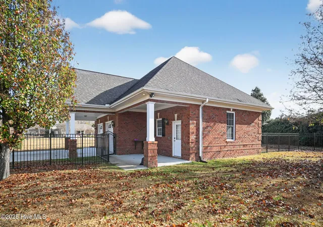 Homes for sale in Greenville, NC | 2354 Water View Rd, Greenville, NC 27858 | MLS# 100575071