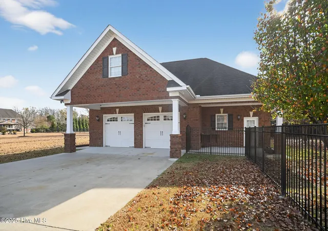 Homes for sale in Greenville, NC | 2354 Water View Rd, Greenville, NC 27858 | MLS# 100575071