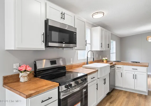 Photo 3 of Manufactured home for sale at 9220 Shady Forest Dr SW, Calabash, NC 28467 | MLS# 100574531 | Listing updated on 2026-09-11