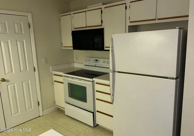 5th image of 116 Breezewood Dr, Greenville, NC 27858