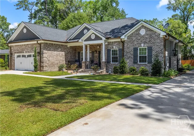 Photo 4 of Single family home for sale at 28 Alpine Dr, Savannah, GA 31405 | MLS# SA361170 | Listing updated on 2026-07-30