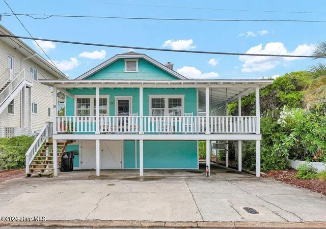 Photo 3 of Single family home for sale at 10 E Henderson St, Wrightsville Beach, NC 28480 | MLS# 100582926 | Listing updated on 2026-08-18