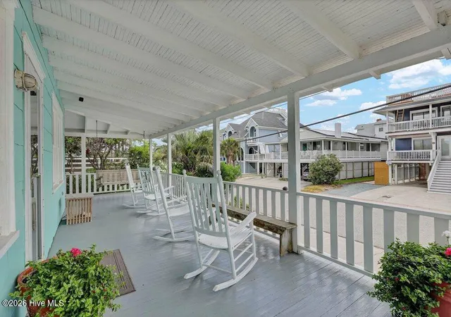Photo 4 of Single family home for sale at 10 E Henderson St, Wrightsville Beach, NC 28480 | MLS# 100582926 | Listing updated on 2026-08-18