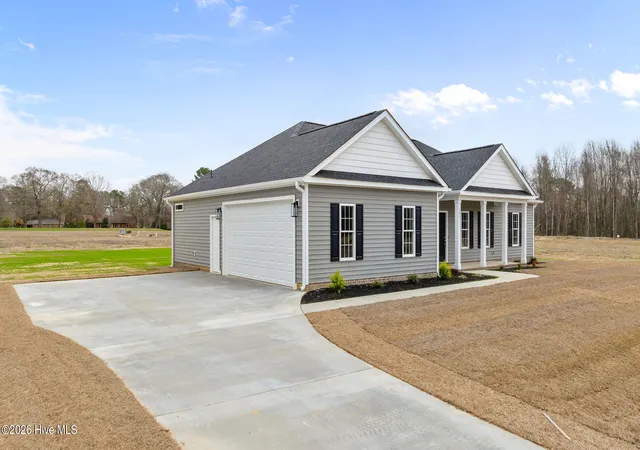 Photo 4 of Single family home for sale at 102 Ellen'S Way Dr, Goldsboro, NC 27534 | MLS# 100540500 | Listing updated on 2026-10-01